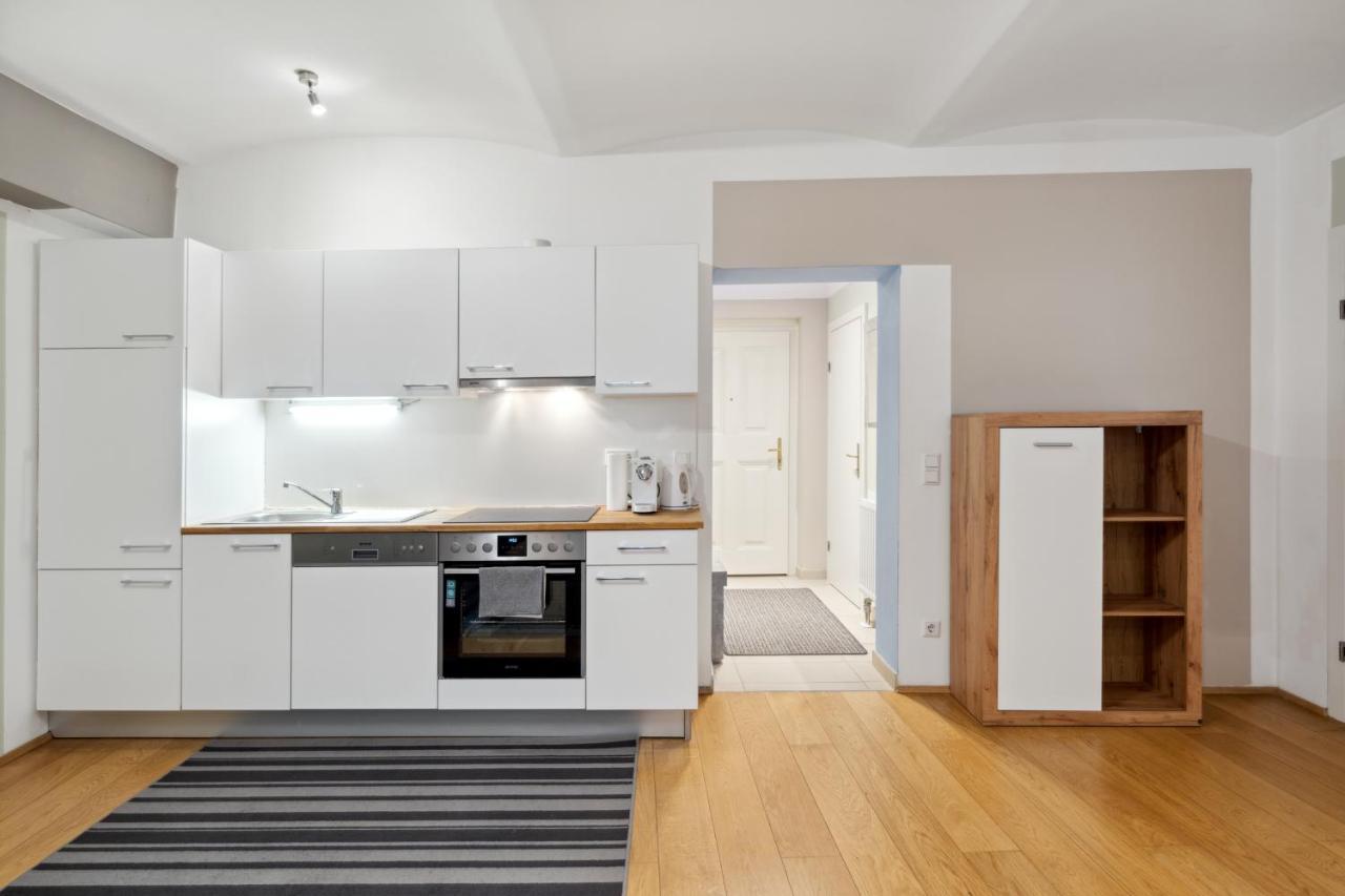 Florian'S Apartments In Mariahilf Виена Екстериор снимка