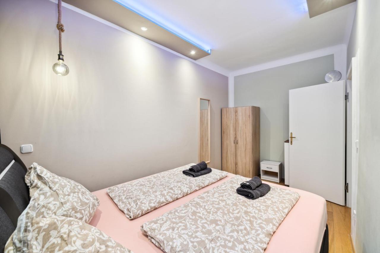 Florian'S Apartments In Mariahilf Виена Екстериор снимка