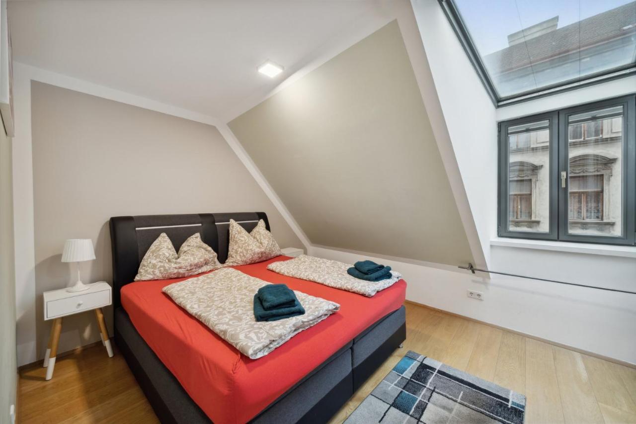 Florian'S Apartments In Mariahilf Виена Екстериор снимка