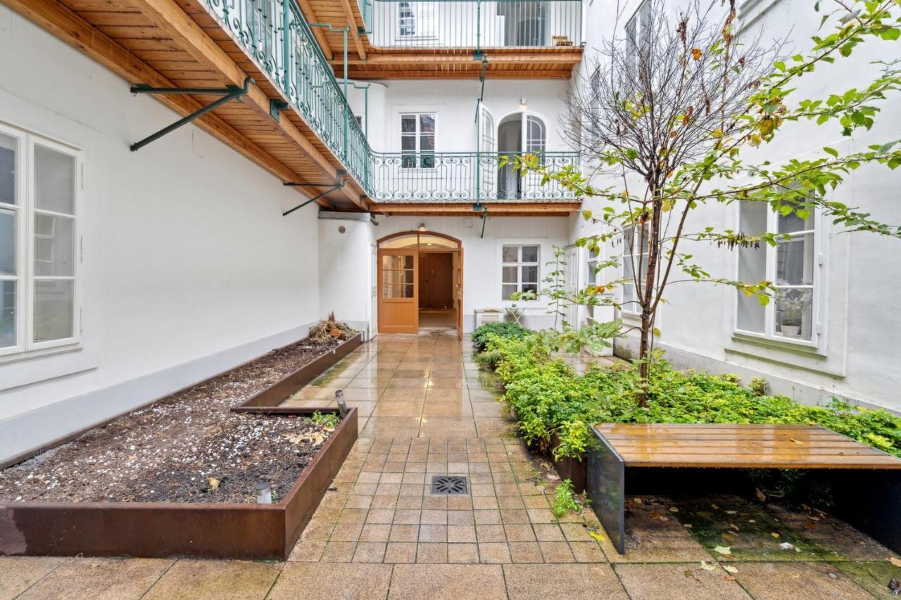 Florian'S Apartments In Mariahilf Виена Екстериор снимка